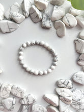 Load image into Gallery viewer, Howlite Bracelet
